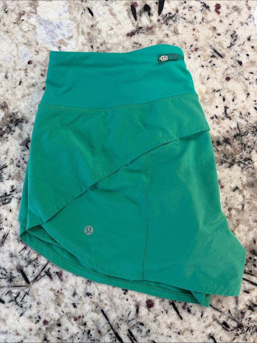 lululemon speed up mid-rise lined 4” short in Kelly Green